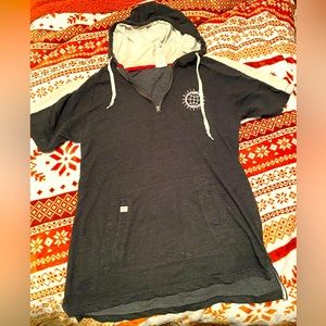 Ninth hall men’s tee hoodie gray with white accents